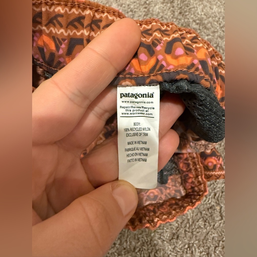 Patagonia Women’s Barely Baggies Shorts Aztec Print , size M - Picture 3 of 10